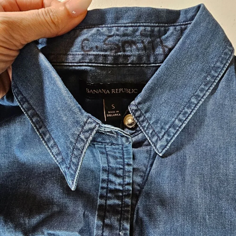 Banana Republic Women's Cotton Denim Jean Button Down Shirt Size Small - Picture 4 of 9